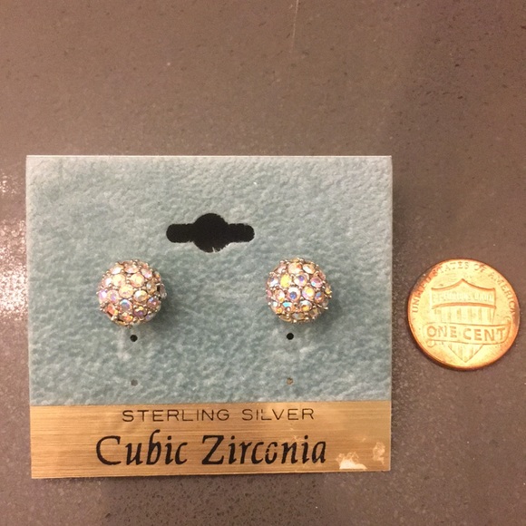 CZ post earrings - Picture 4 of 5